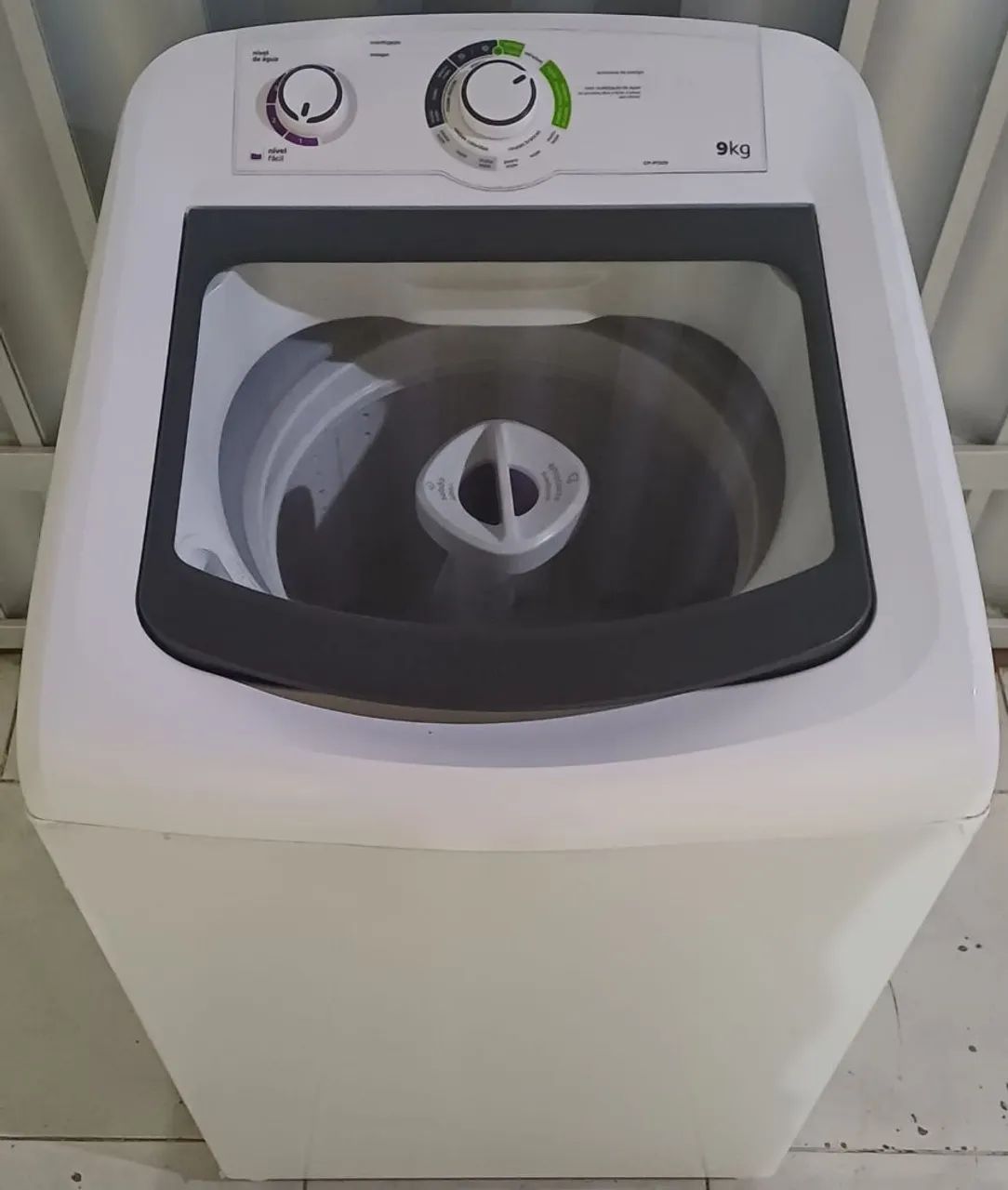 Vendo essa Linda Máquina de Lavar Cônsul Digital de 09 kg - Foto 2