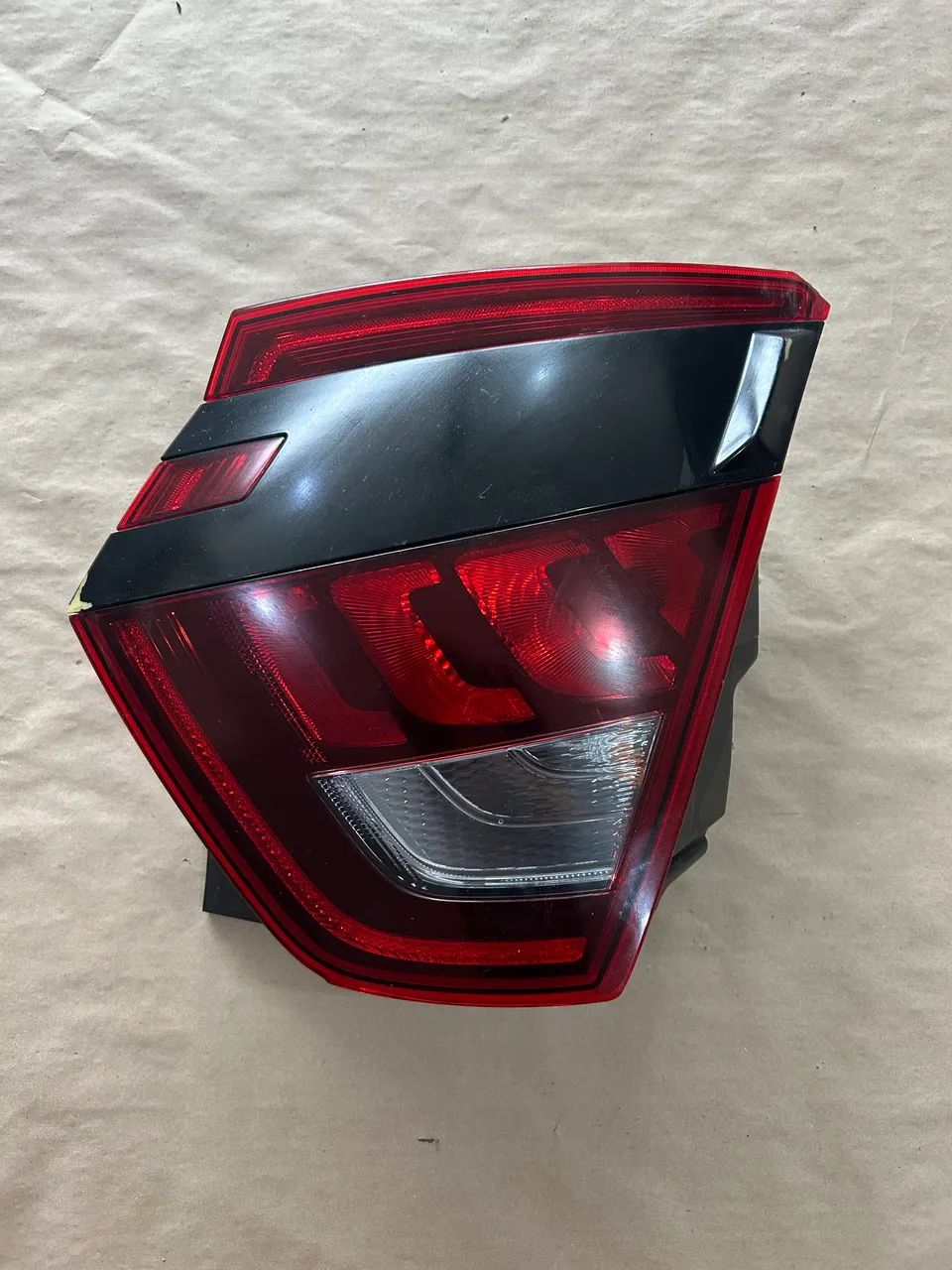 Lanterna traseira esquerda Hyundai Creta 2022/24