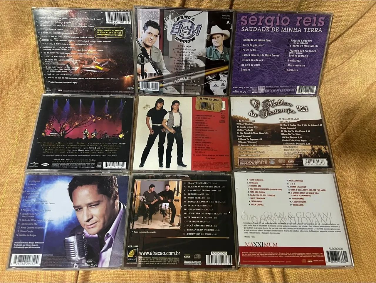 Lote de 9 cds sertanejo  - Foto 2