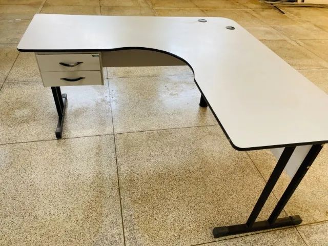 MESA DE ESCRITÓRIO EM L  COM GAVETEIRO (DELTA) - Foto 4