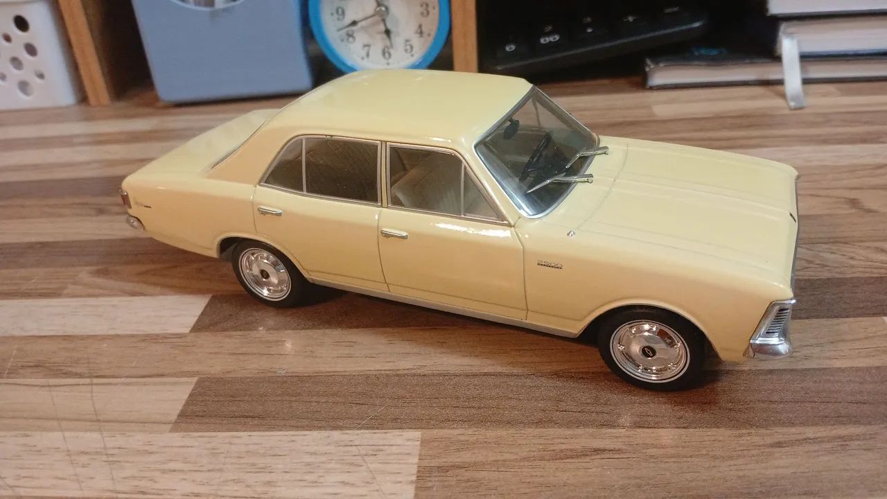 Opala 1:24 amarelo  california - Foto 3