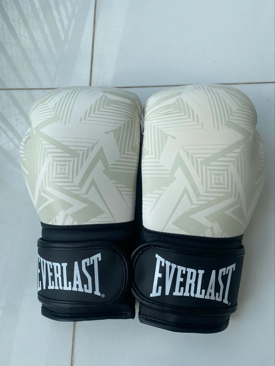Luva Spark Everlast Boxe/ Muay Thai 12oz