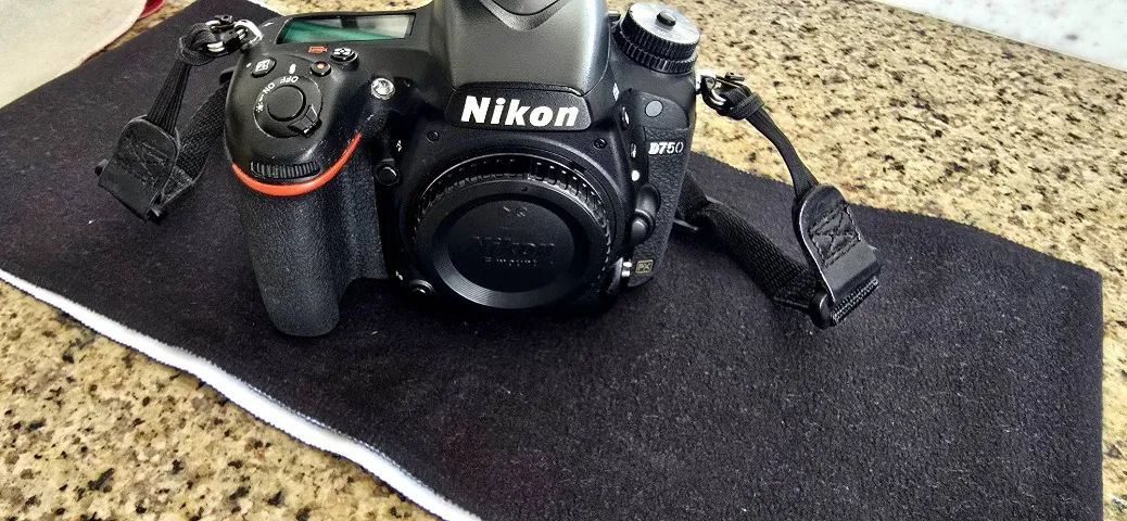 Nikon D750 Full Frame em Ótimo Estado - Foto 4