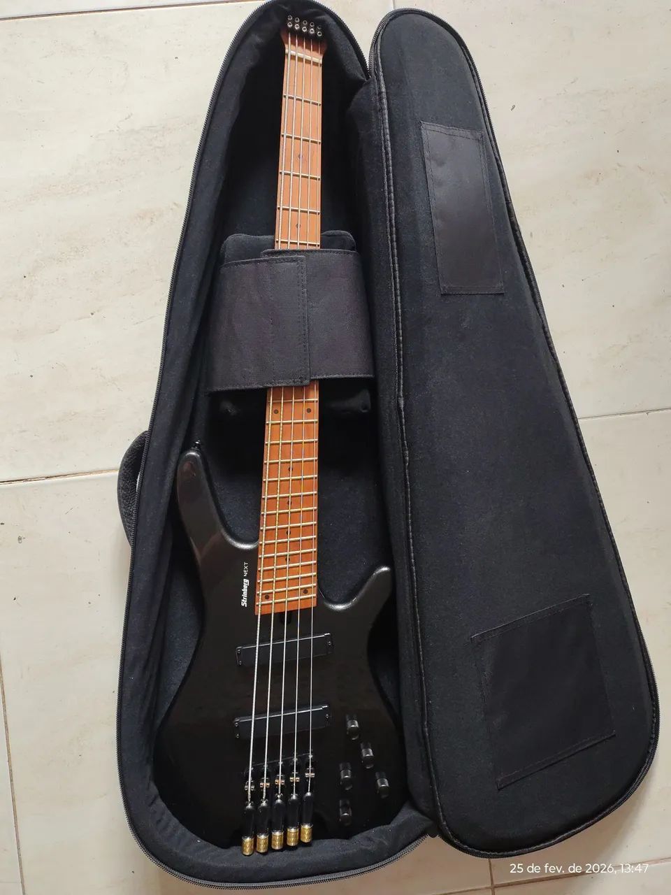 Baixo strinberg next HBN5M 5 cordas