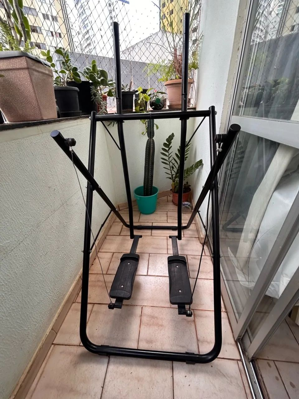 Estação Multifuncional de Exercícios  