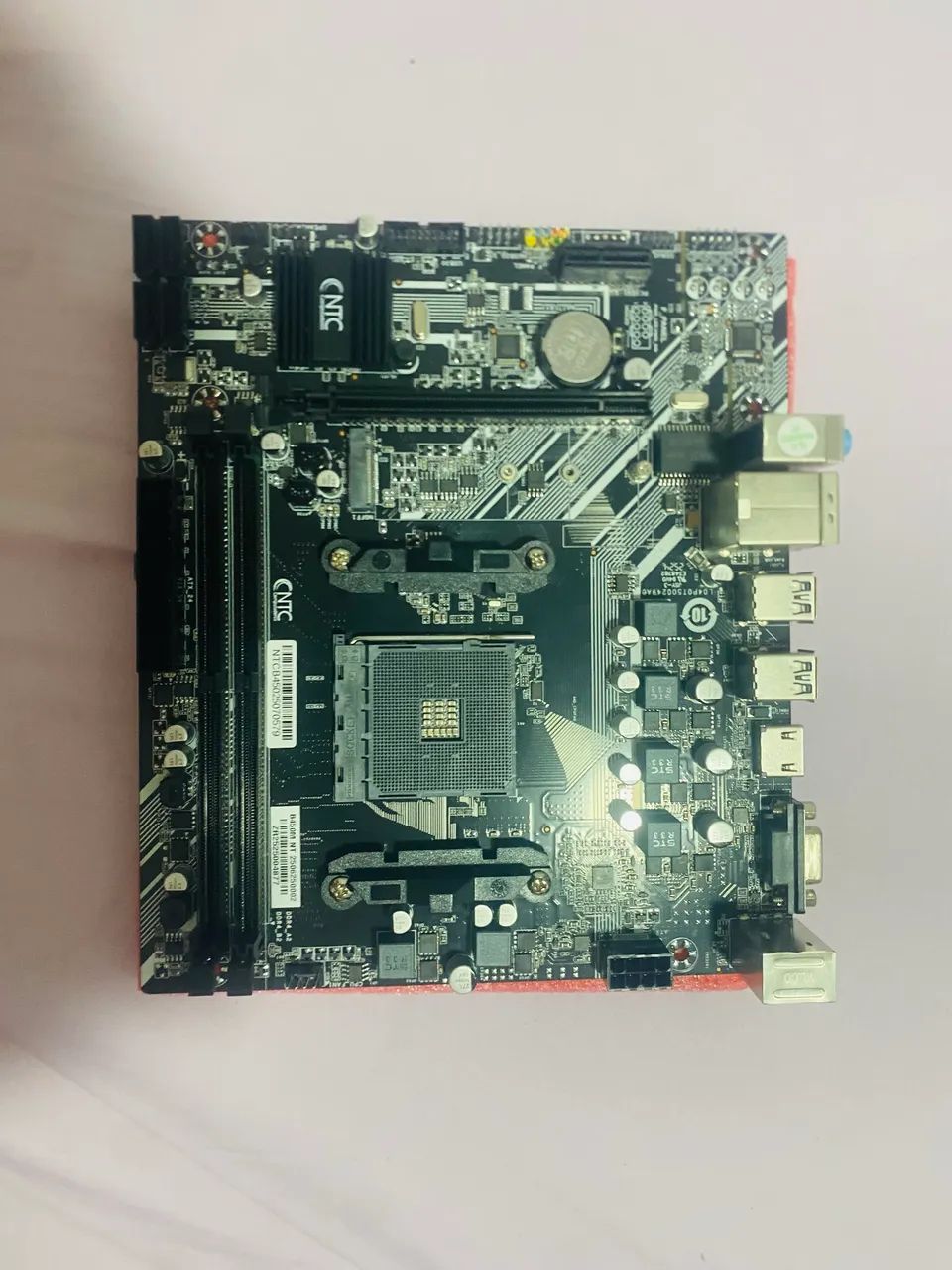 placa-mãe NTC B450M, linhas Ryzen e Athlon - Foto 2