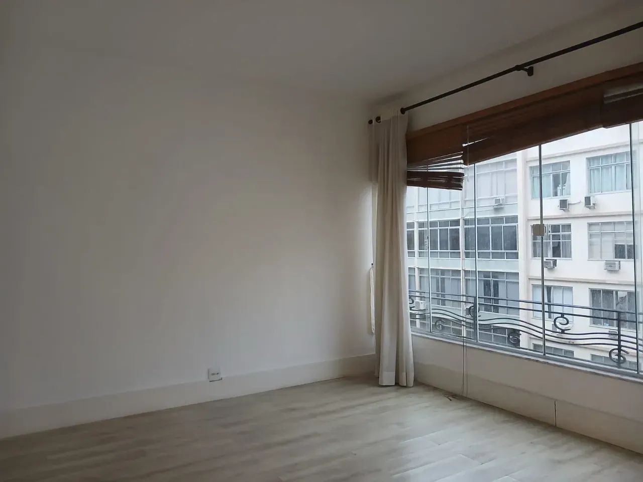 Apartamento em Copacabana com 2 quartos,suíte e garagem - Foto 3