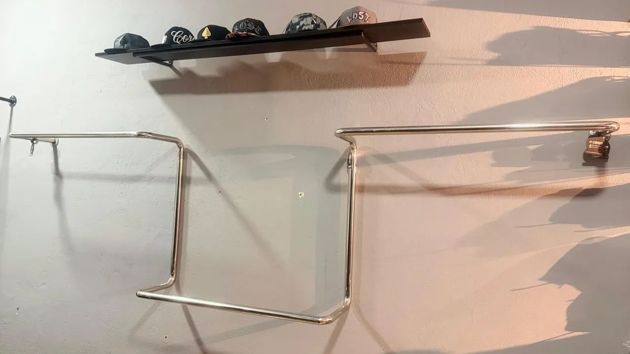 Arara para loja e maniquinho 