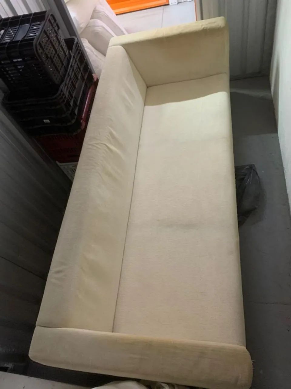 Sofá três lugares branco  - Foto 2