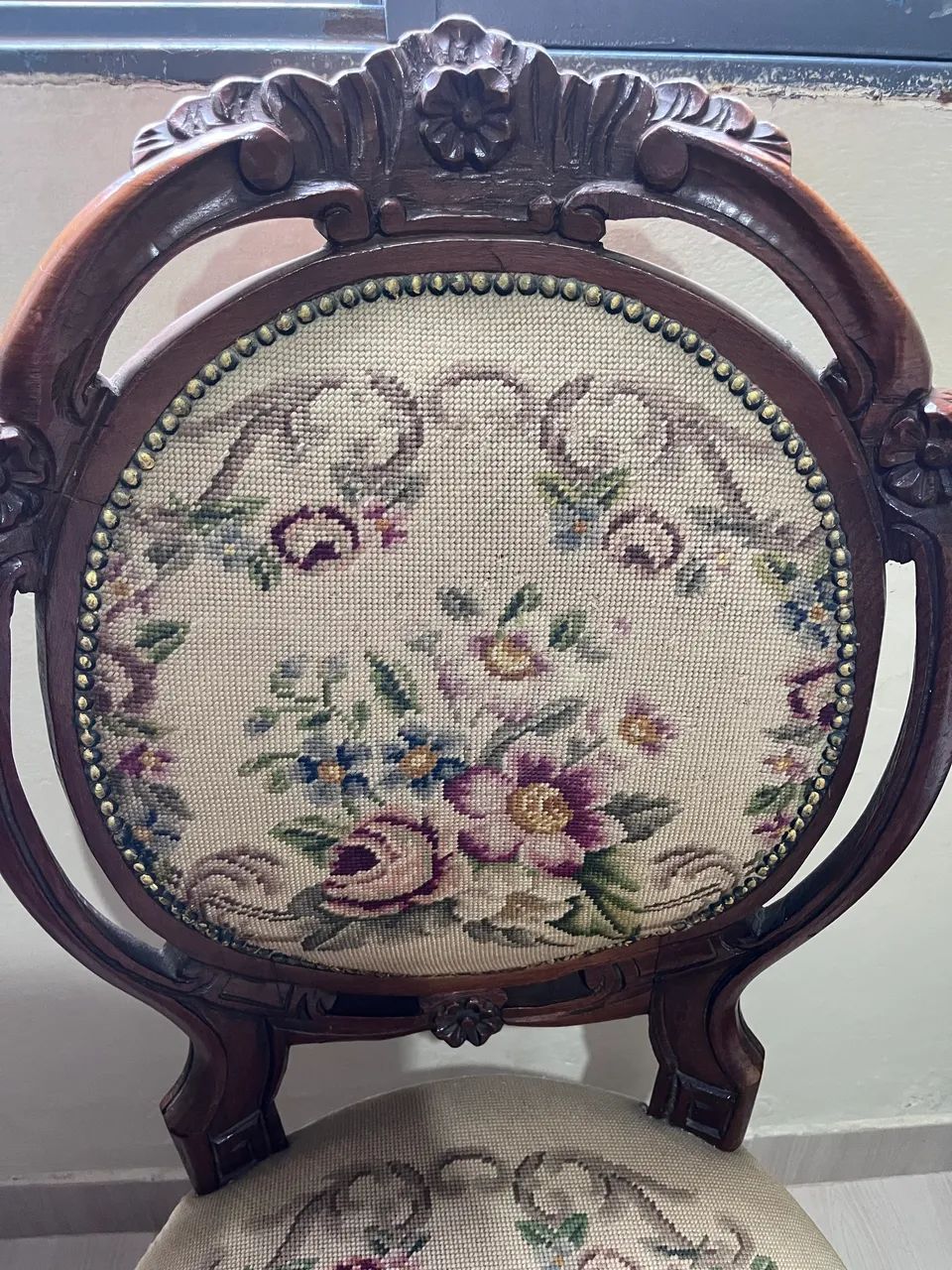 Cadeira chippandelle com bordado floral - Foto 5