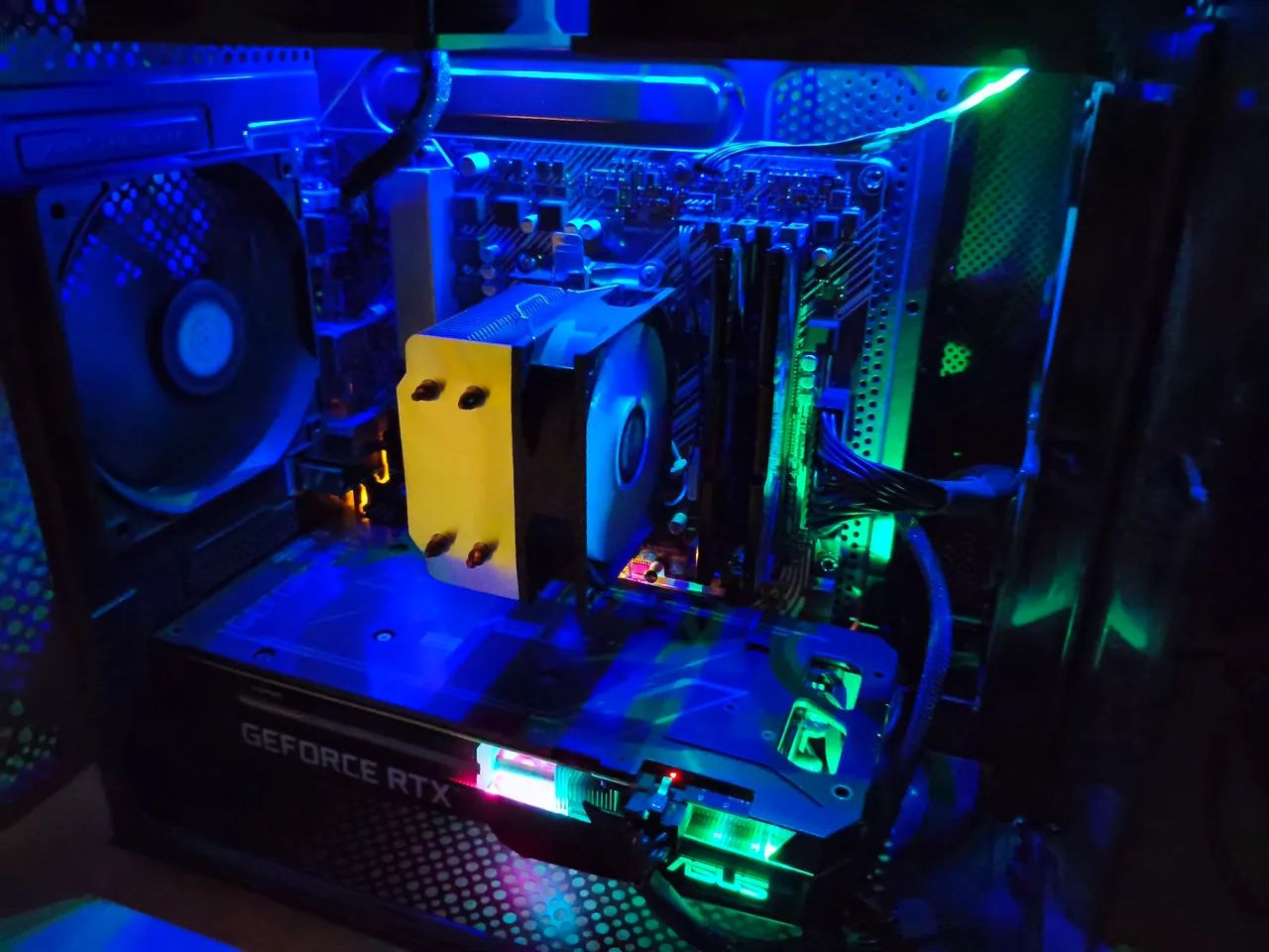 PC Gamer RTX 3060ti + Ryzen 7 5700X