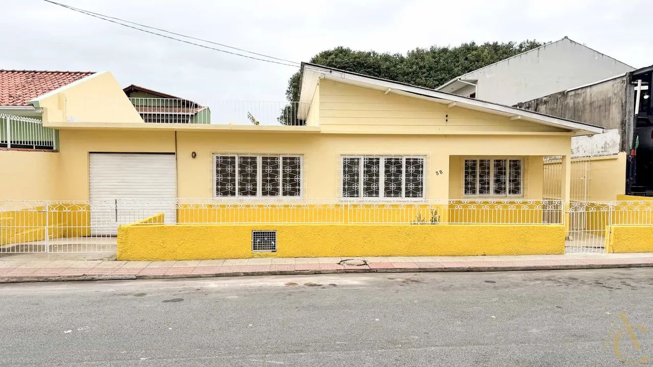 Casa residencial para alugar - 4 quartos - Balneário | Florianópolis/SC.