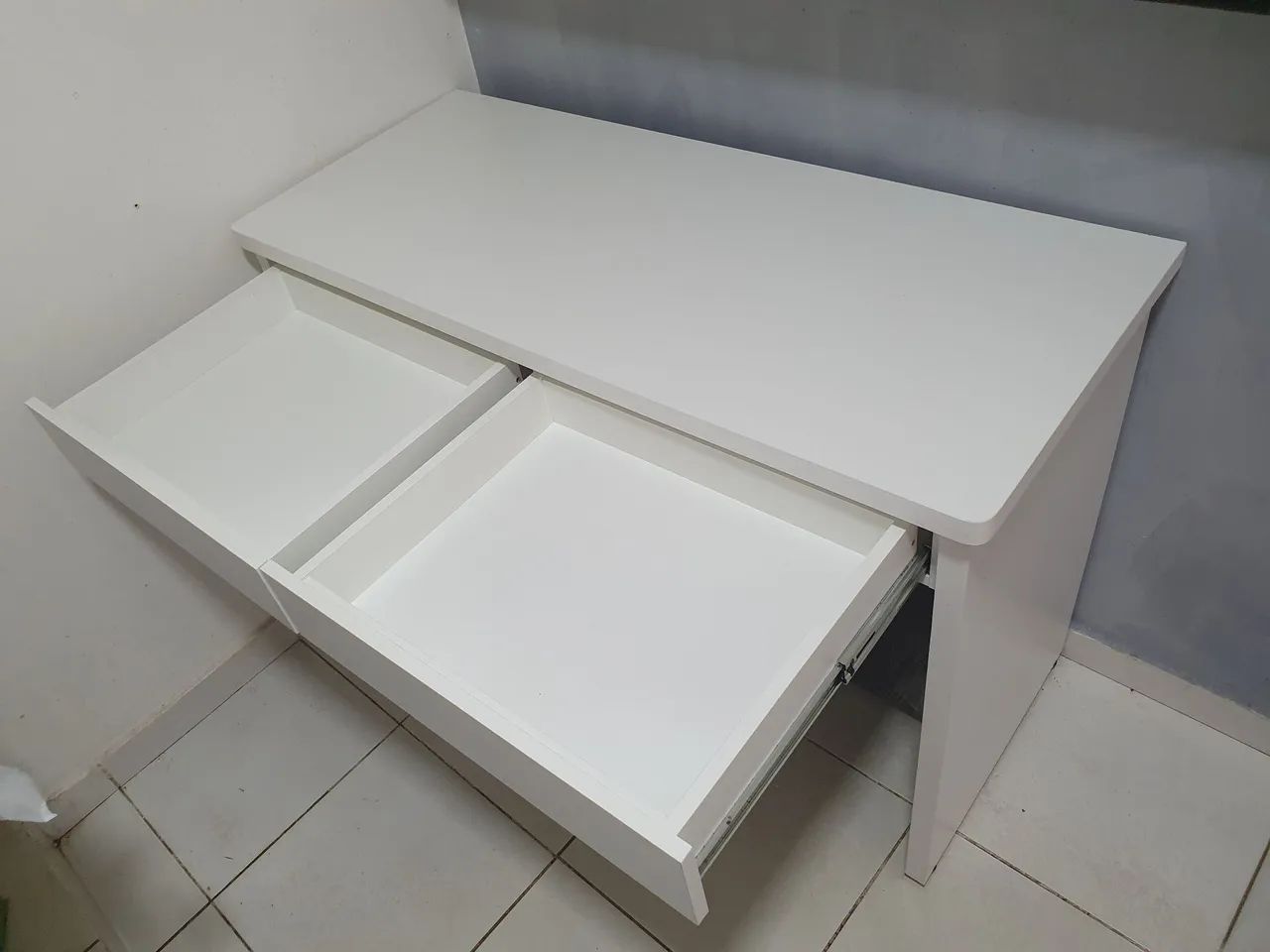 Mesa MDF com 2 gavetas - Foto 2