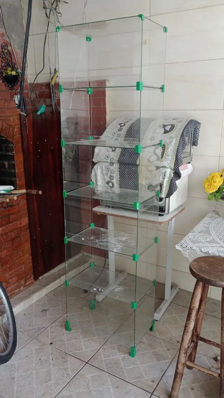 "Expositor de vidro temperado para loja - Excelente estado"