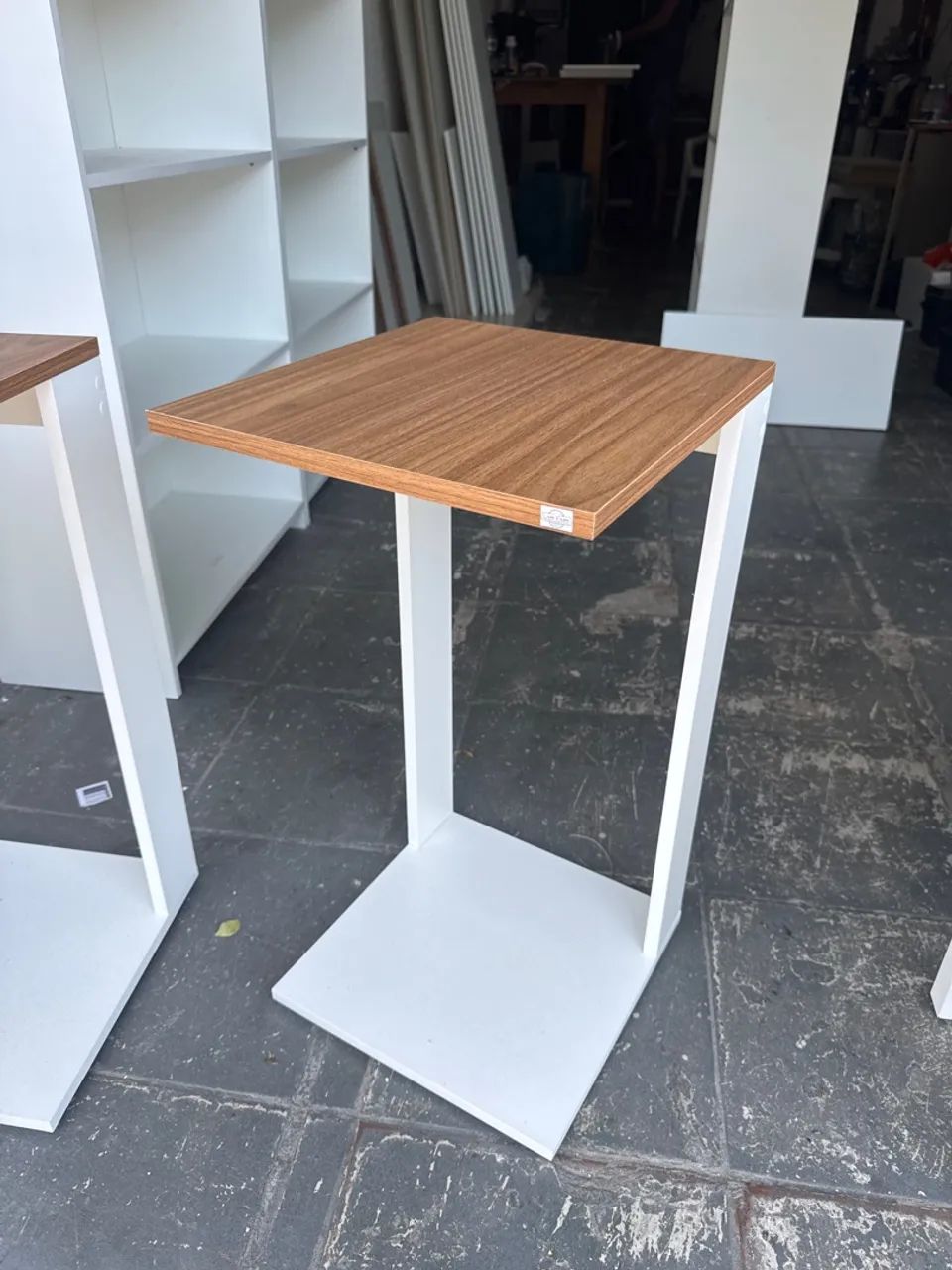 Mesa de canto 