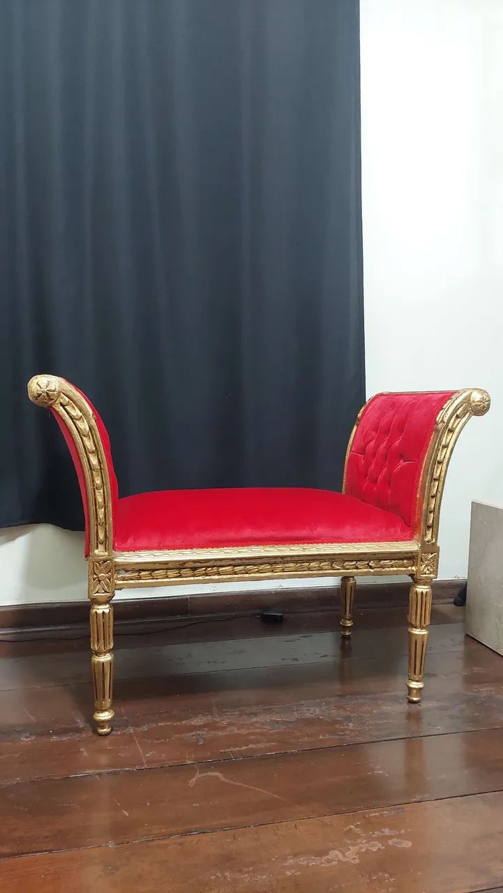 Recamier Folheado a Ouro Veludo Vermelho Decoração Madeira