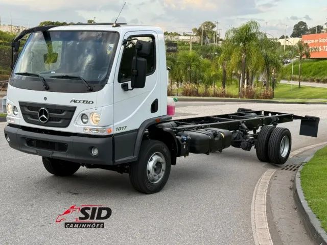 Mb Accelo 1017 Zero 2025  - Foto 2