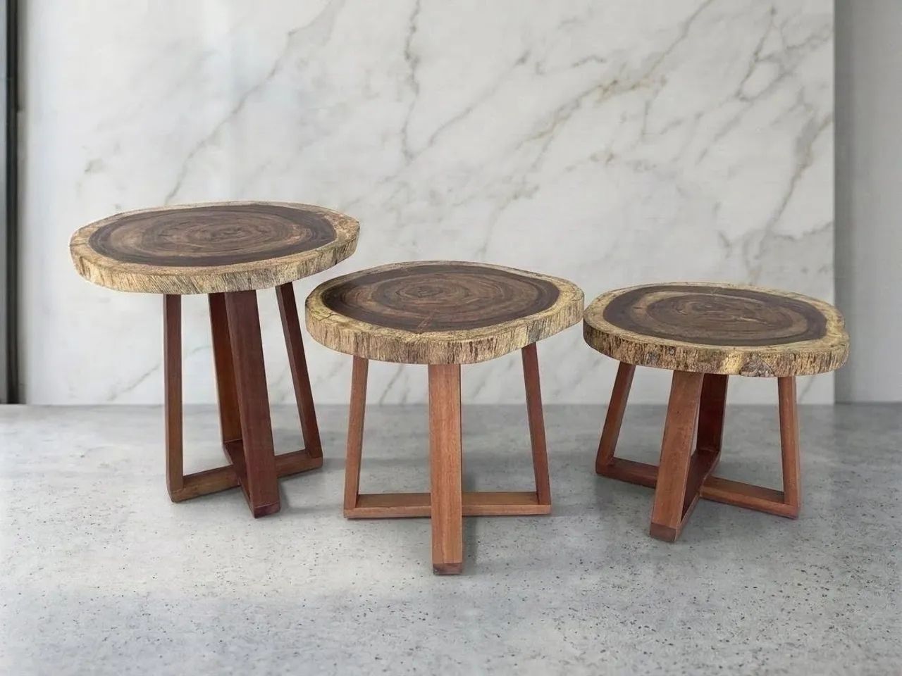 KIT 3 MESAS RÚSTICA - CANTO, LATERAL E CENTRO - TRONCO DE TIMBAÚBA E MAÇARANDUBA - Foto 4