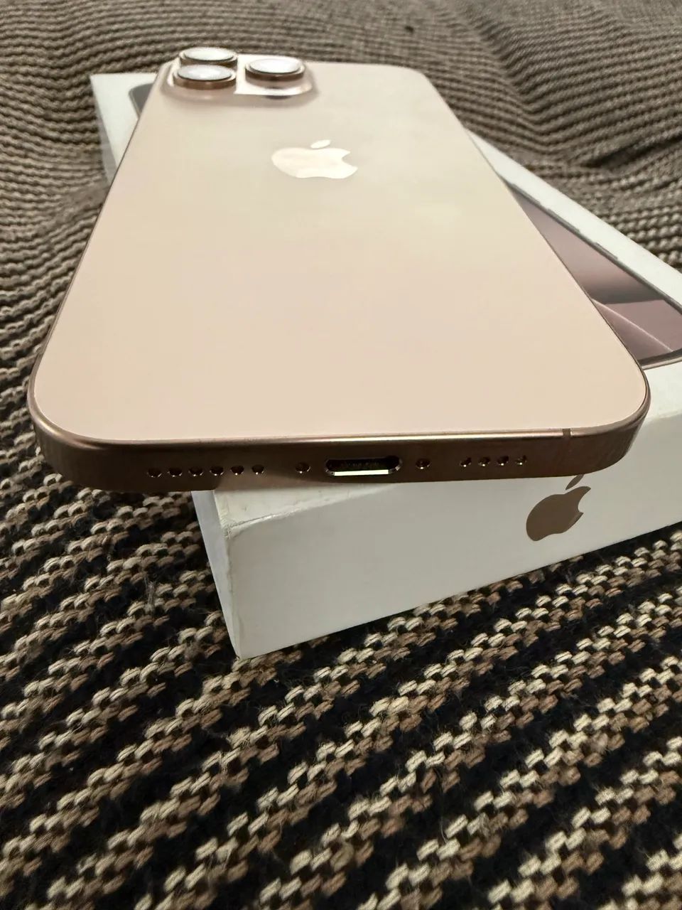 iPhone 16 pro max 512G Titanium Desert - Foto 2