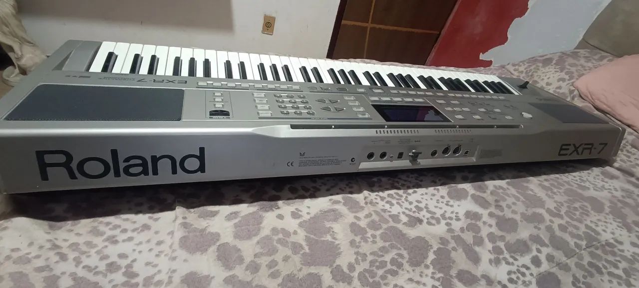 Teclado Roland EXR-7  - Foto 6