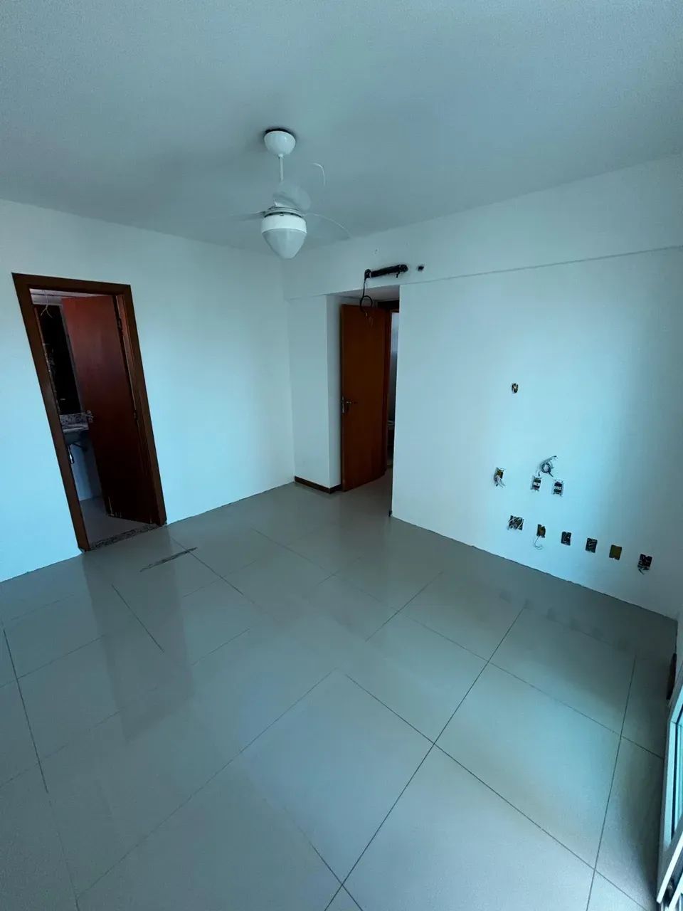 APARTAMENTO NASCENTE 105m² 3 QUARTOS 1 SUÍTE 2 VARANDAS 2 GARAGENS VENDE PIATÃ - Foto 9