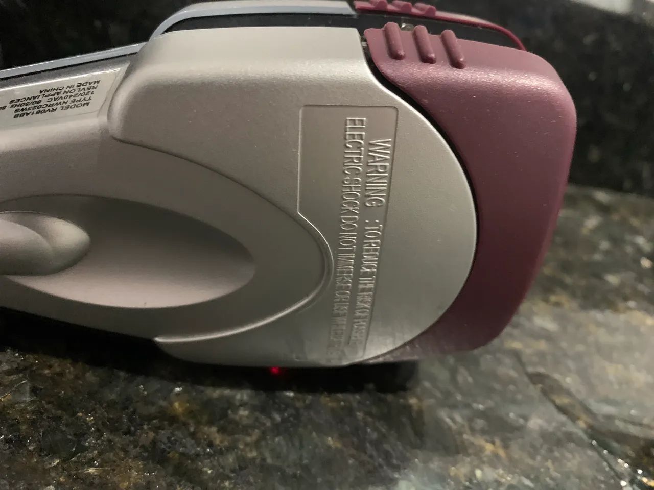 prancha de retoque Revlon (chapinha) bivolt até 180graus  - Foto 4