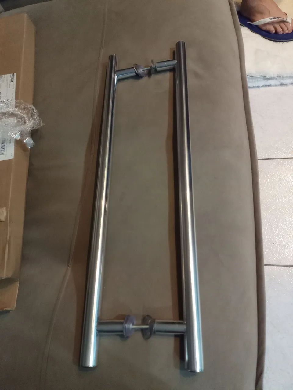 Maçaneta em alumínio polido 60cm novo na caixa - Foto 2