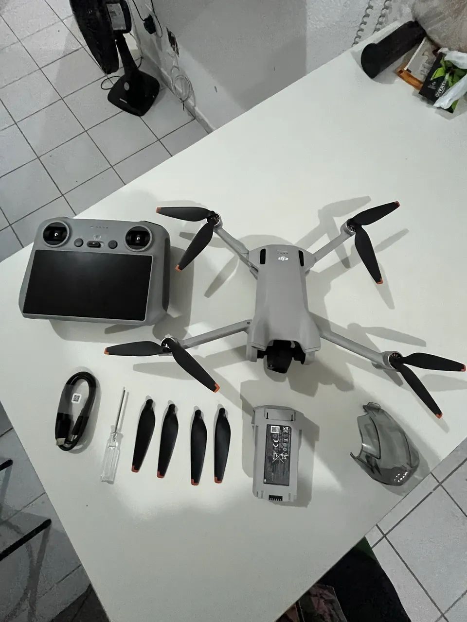 DJI Mini 3 + Controle com Tela | Apenas 4h de Voo | Garantia - Foto 3