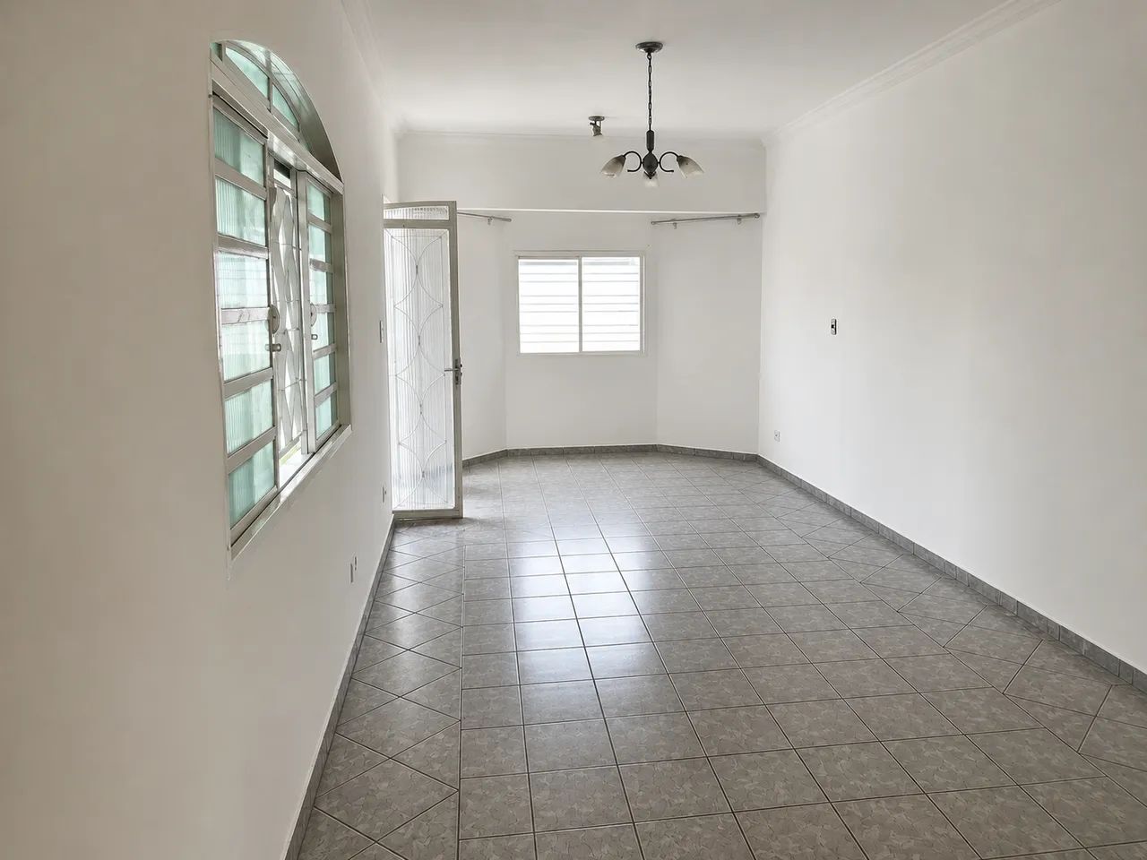 Casa com piscina no Setor Agua Branca - 180m² - Foto 4