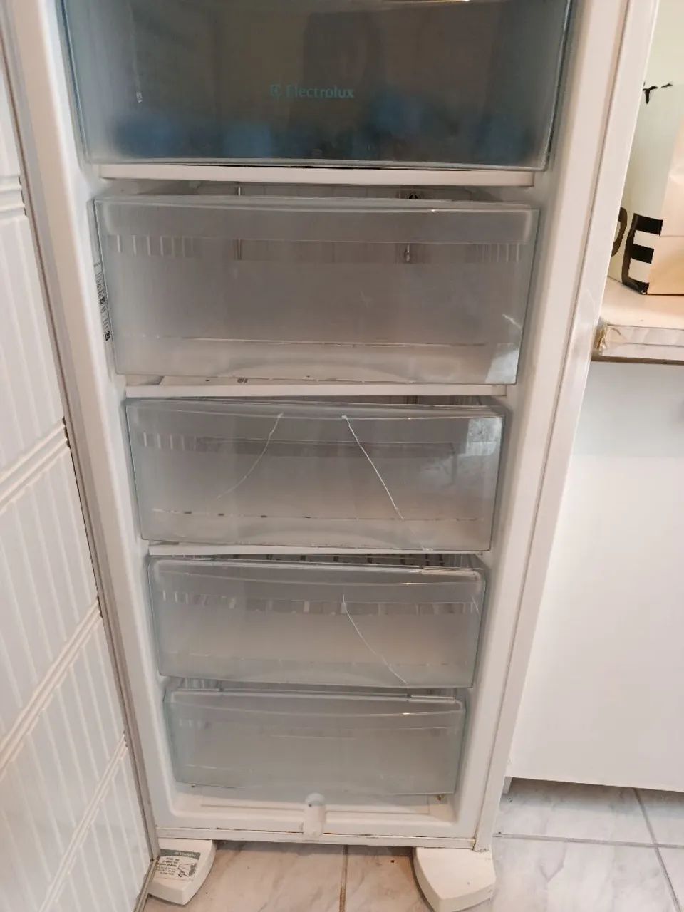 Vendo freezer Eletrolux 173L - Foto 5
