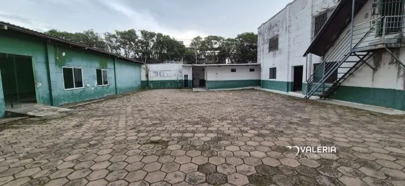 GALPÃO NA PEDREIRA COM 1895M²