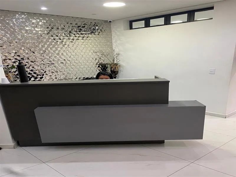 Prédio comercial com 3 andares e 24 salas. - Foto 2