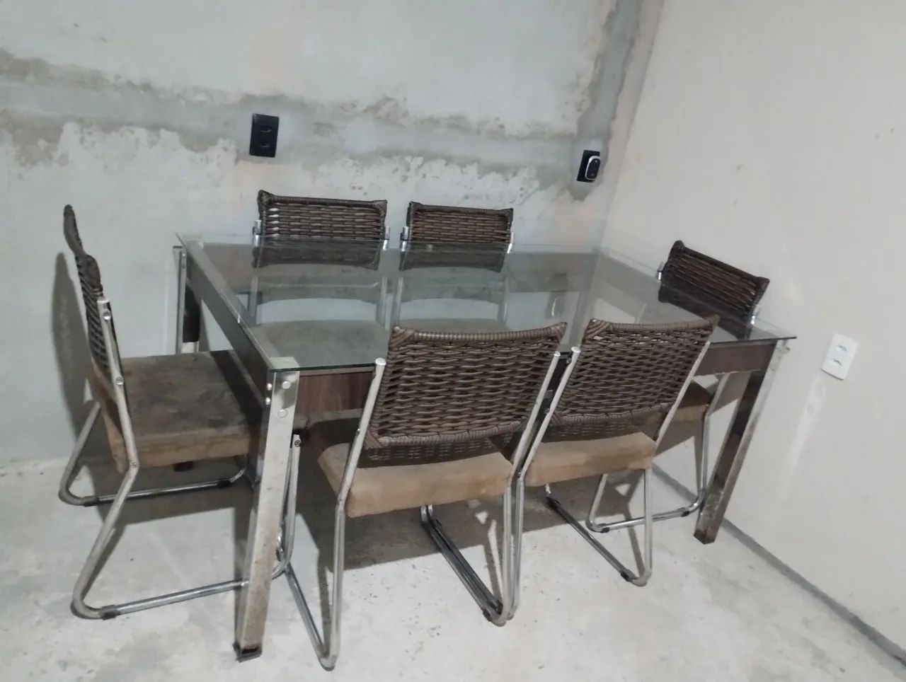 Mesa de vidro com 6 cadeiras  - Foto 2