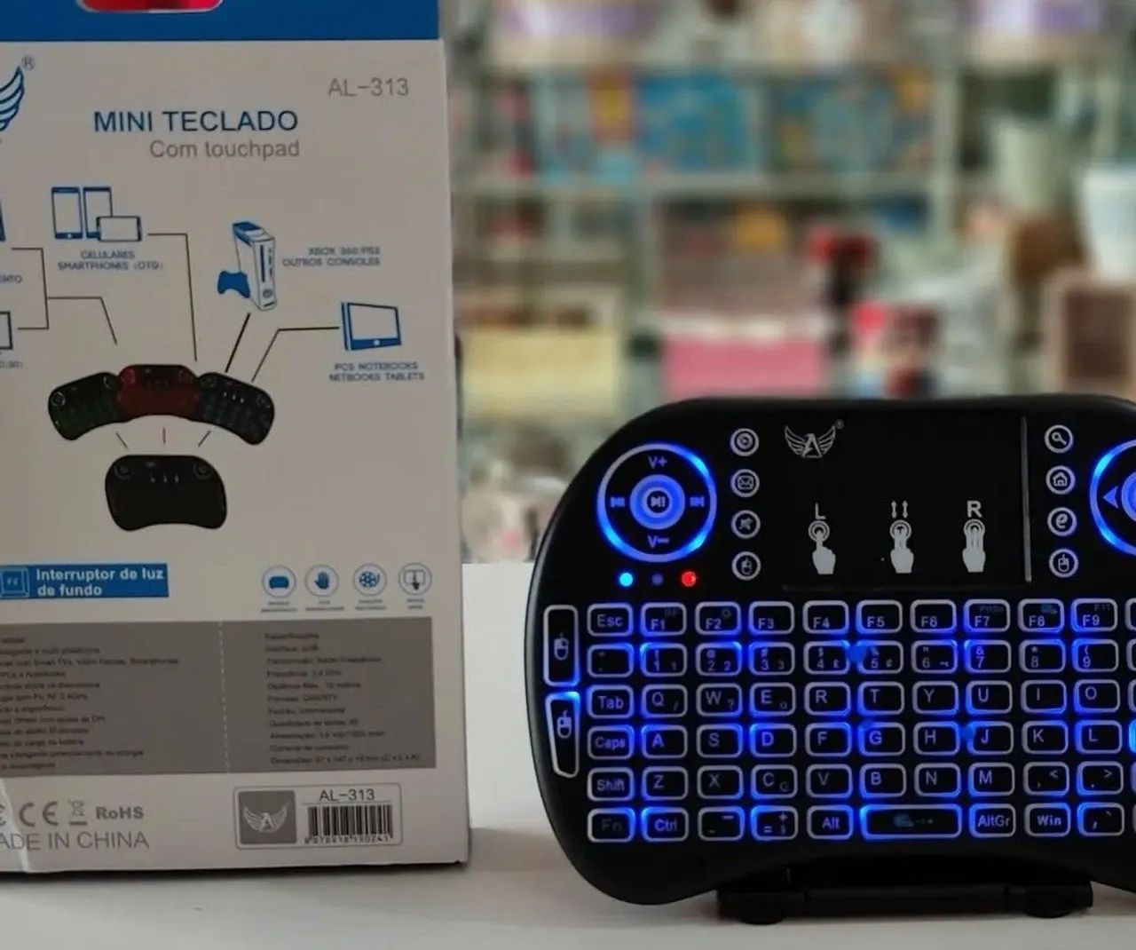 Teclado com LEDs colorido 