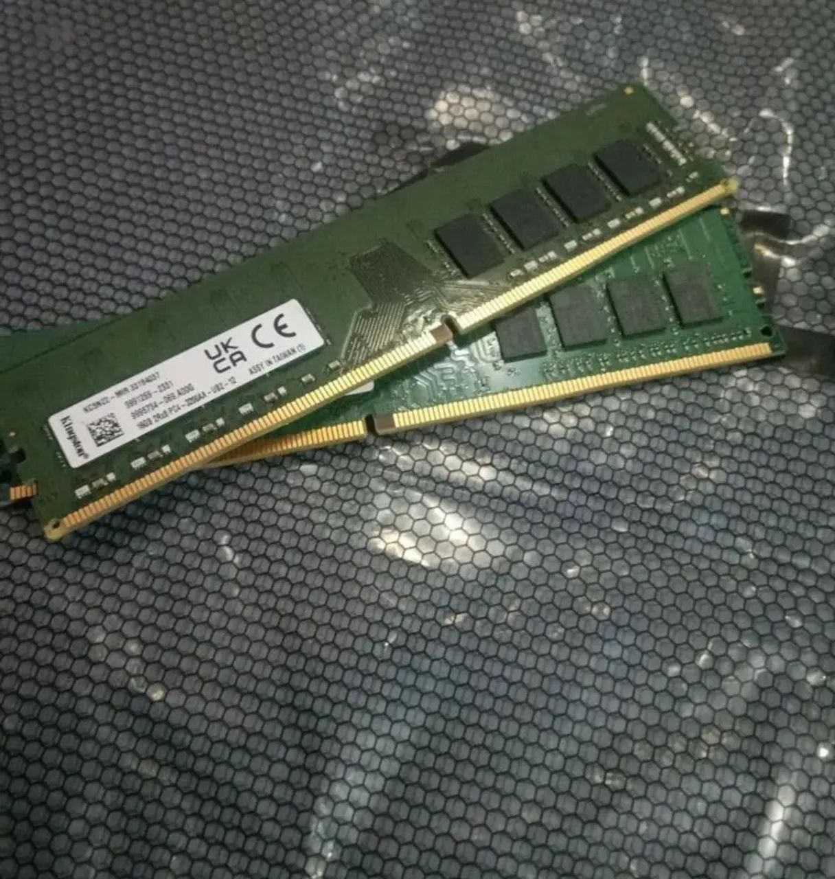Pentes de memória DDR4 Adata/Kingston 16GB