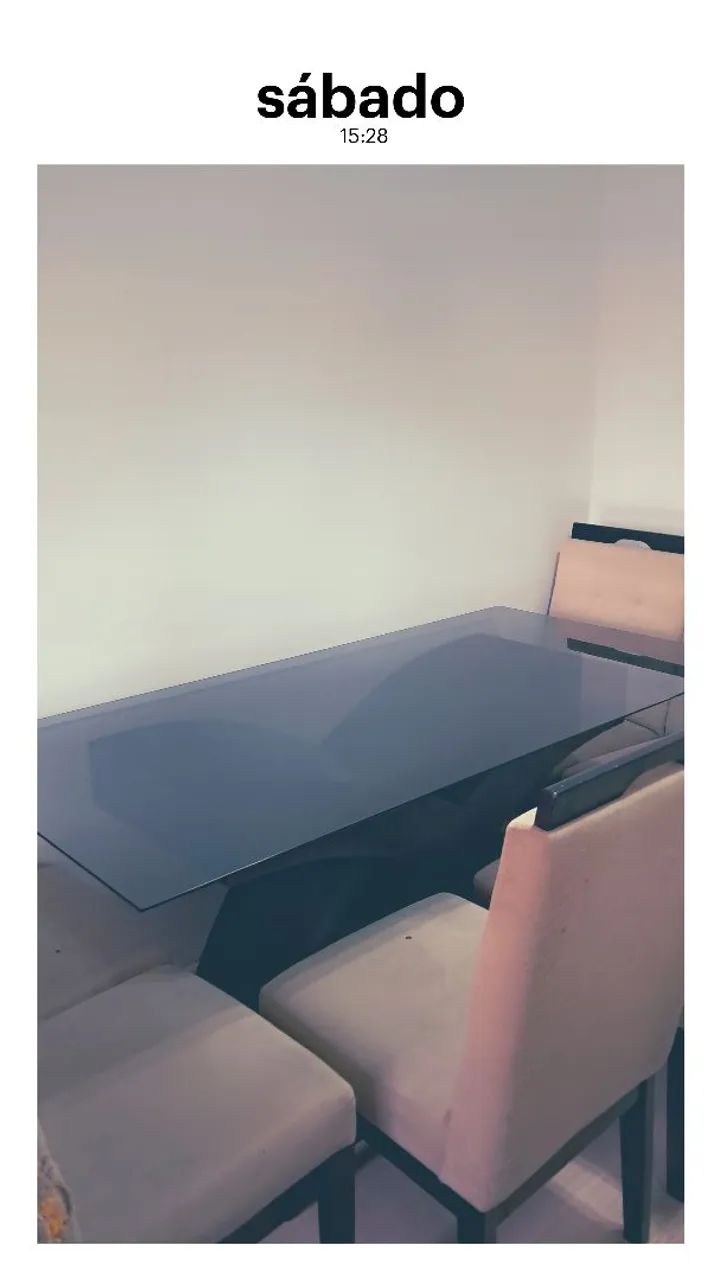 Mesa de jantar com seis cadeiras.  - Foto 4