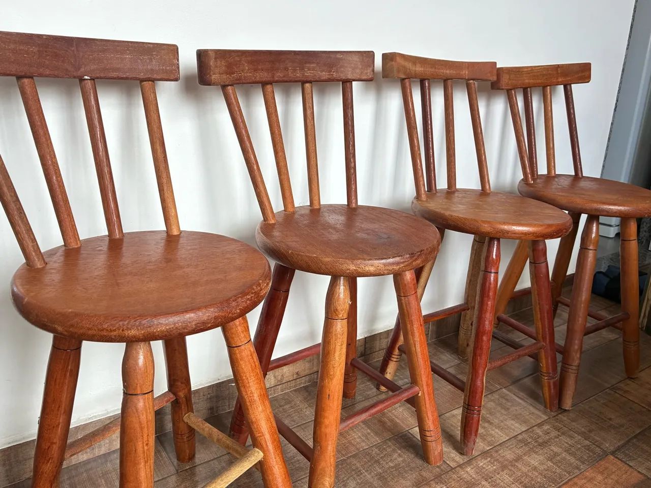 Banquetas de madeira - Foto 2