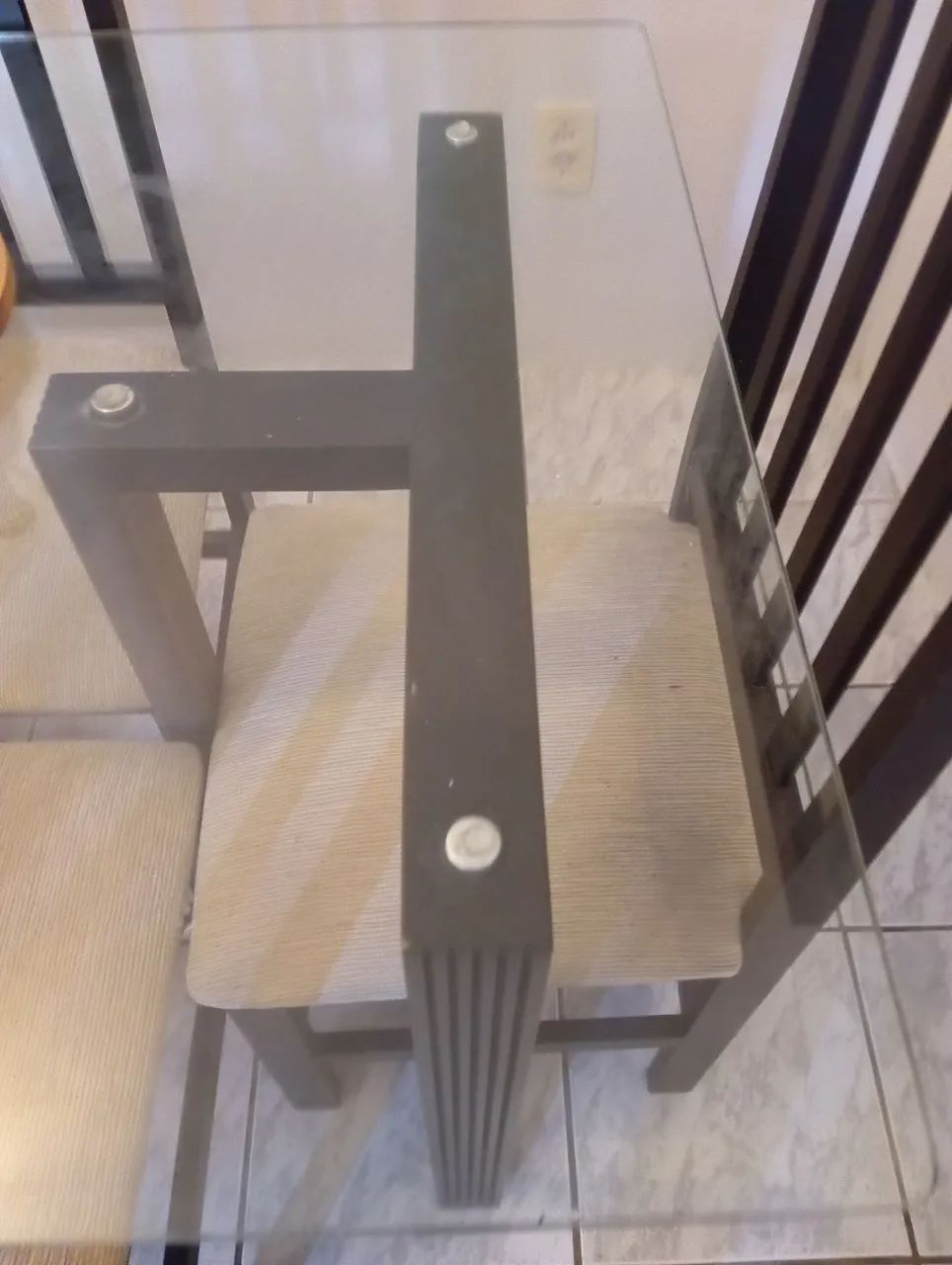 Conjunto de mesa e 6 cadeiras  - Foto 5