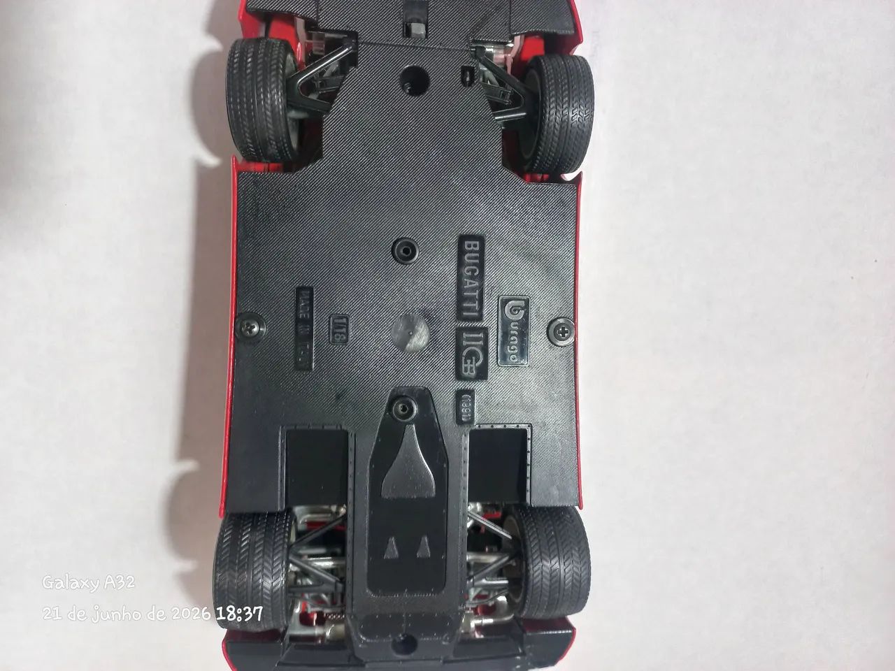 2 Carrinhos bugatti 1991 burago 1/18 - Foto 3