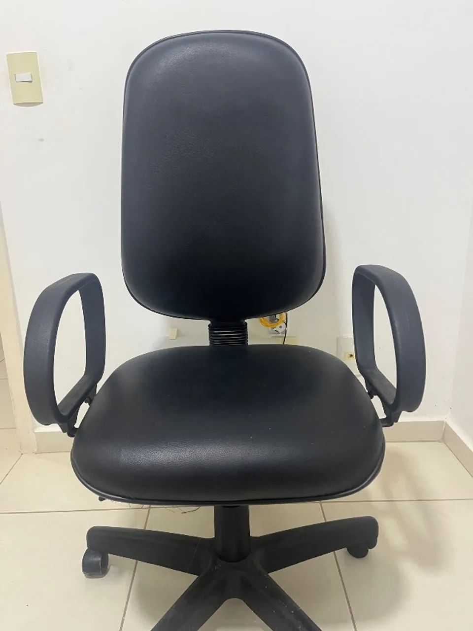 Swivel Office Chair with Height Adjustment - Excellent Condition