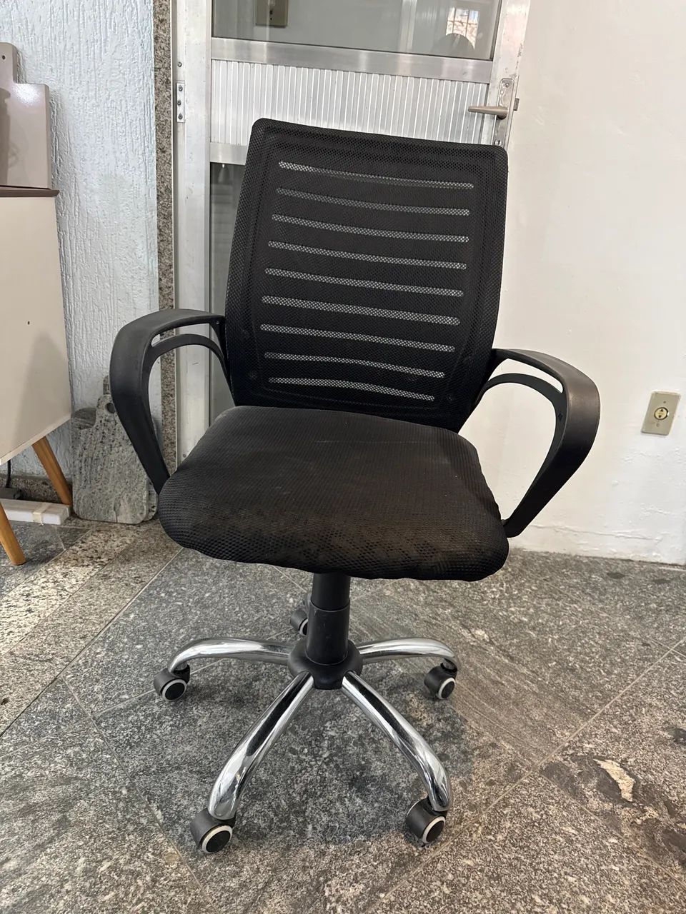 Cadeira com rodinhas  - Foto 2