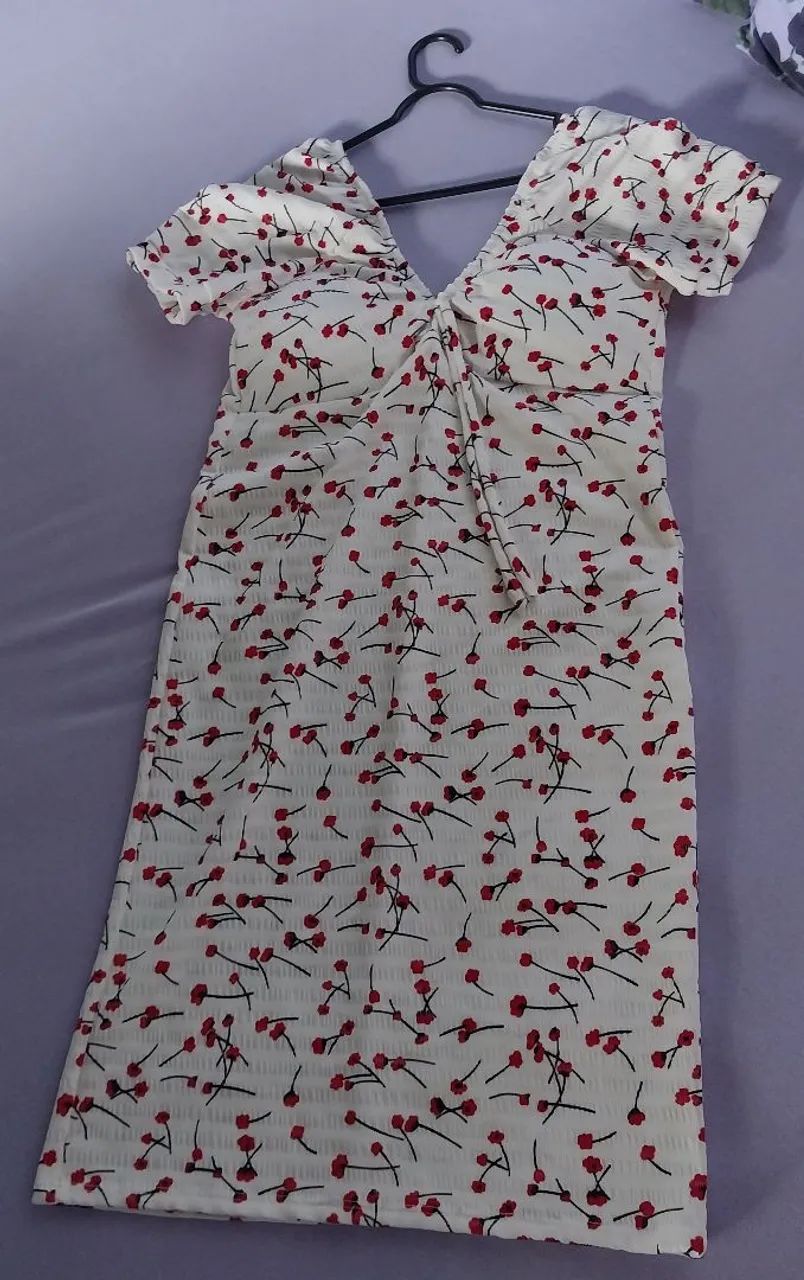 Vendo vestidos com ótimo comprimento e macaquinho tamanho único  - Foto 4