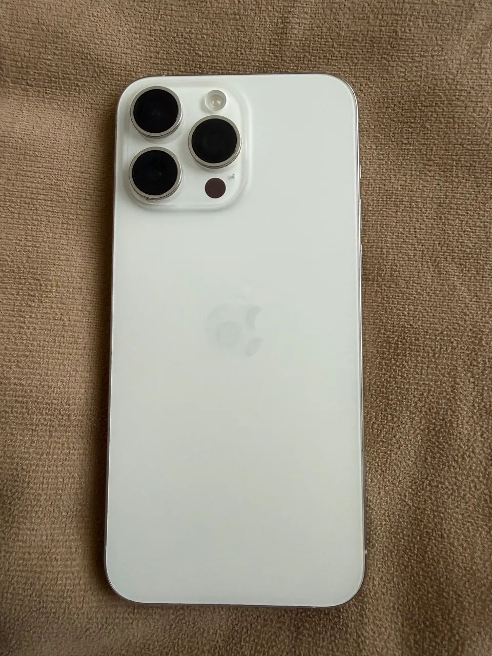 ? iPhone 15 Pro Max 256GB ? Titânio Branco ? Excelente Estado