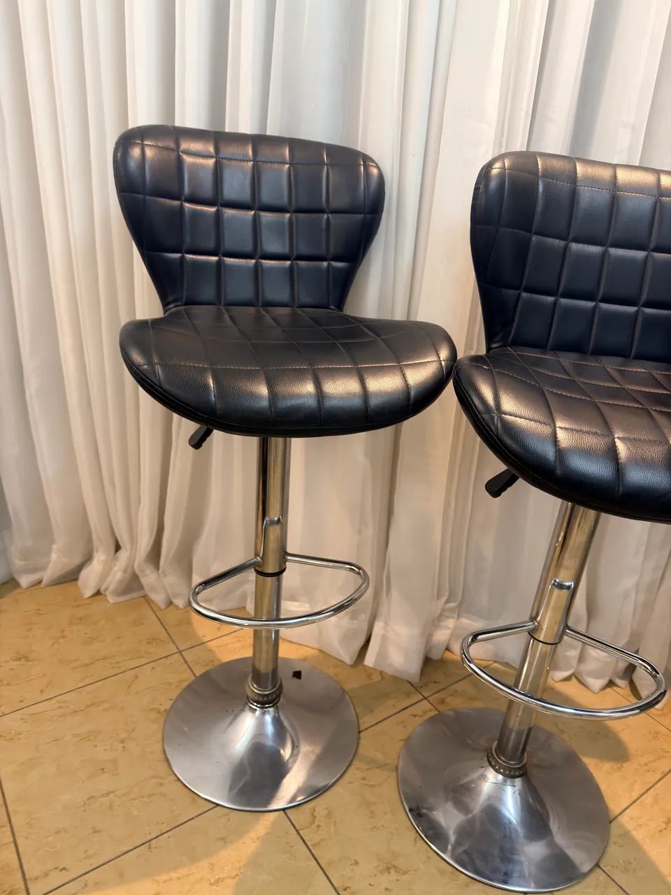 3 banquetas altas estofadas - Foto 3