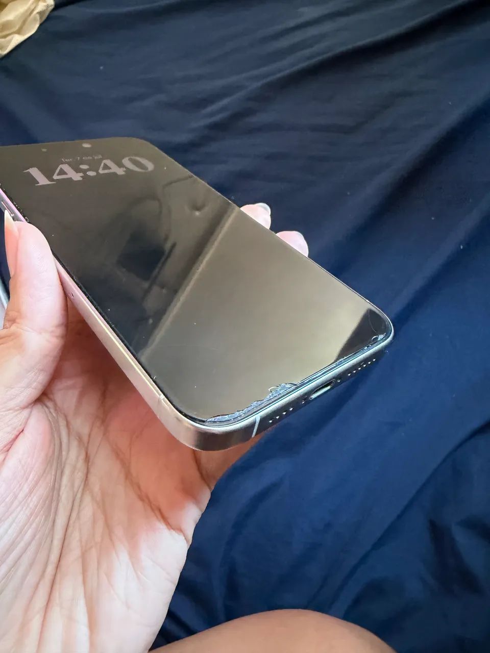 iPhone 15 pro max branco- 256gb - Detalhe na frontal - Foto 4