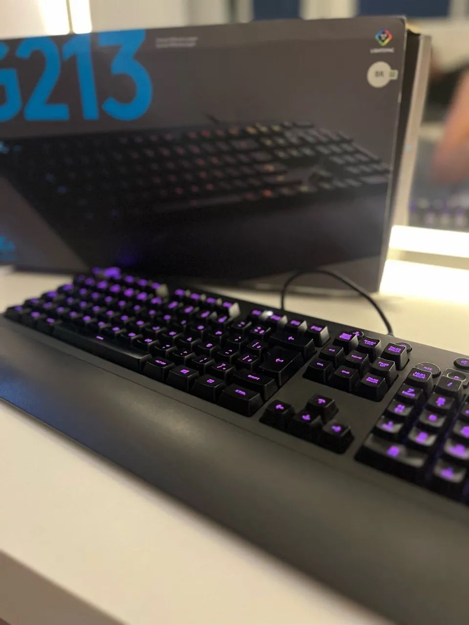 Teclado gamer RGB Logitech - Foto 2