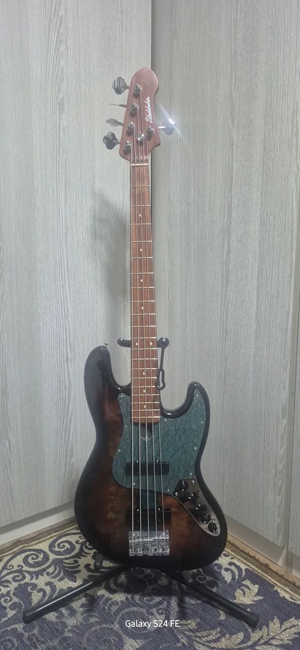 Contrabaixo Studebacker JB5C