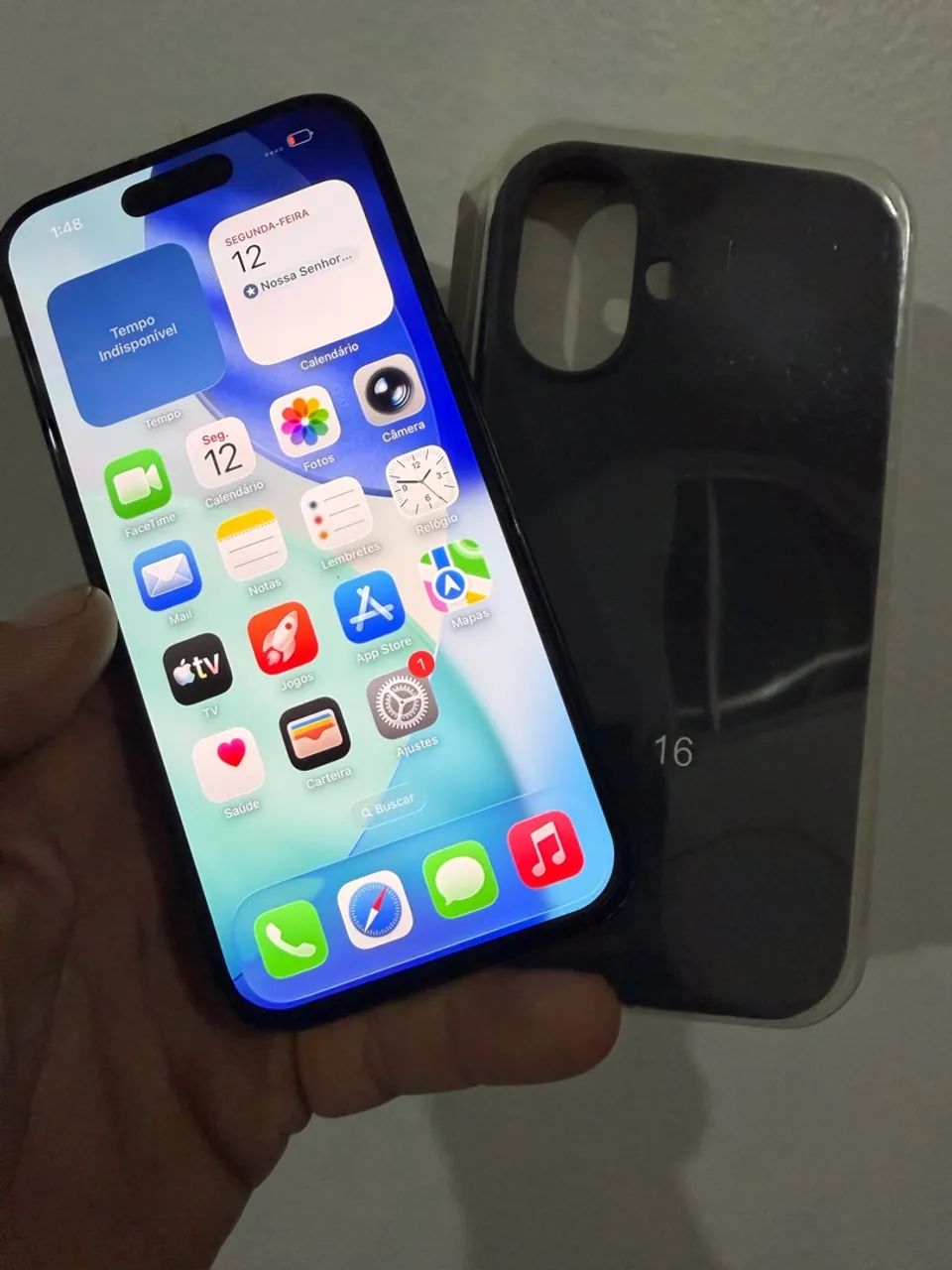 iPhone 16 