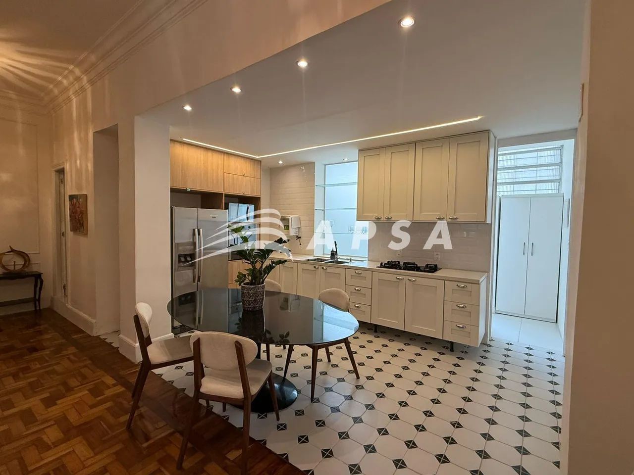 NA CHARMOSA RUA RONALD DE CARVALHO, NO CORAÇÃO DE COPACABANA, ESTE APARTAMENTO DE 150M² RE - Foto 10