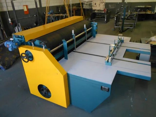 Impressora Flexográfica para peças de madeira